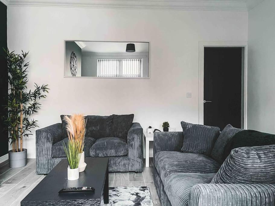 Comfortable Home In Bolton Farnworth 외부 사진