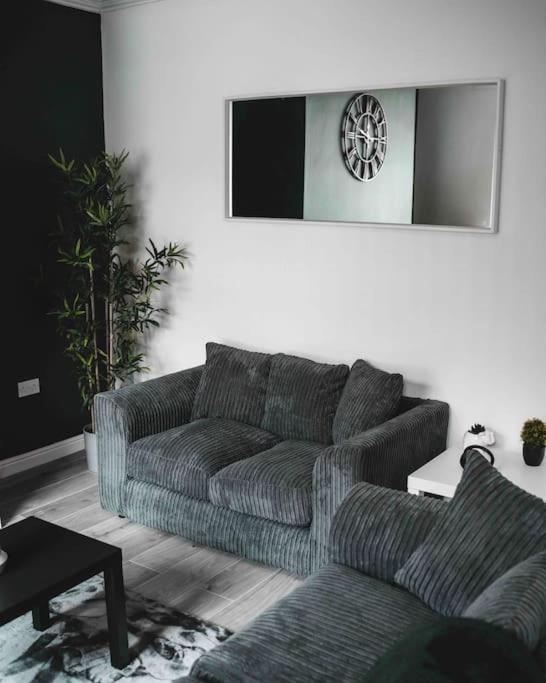 Comfortable Home In Bolton Farnworth 외부 사진