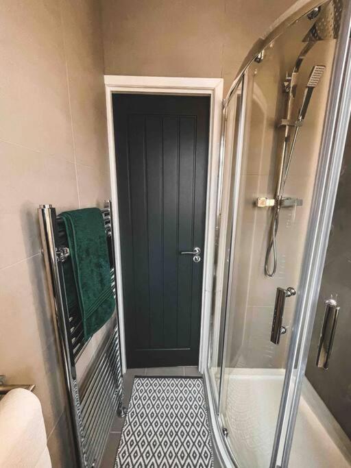 Comfortable Home In Bolton Farnworth 외부 사진