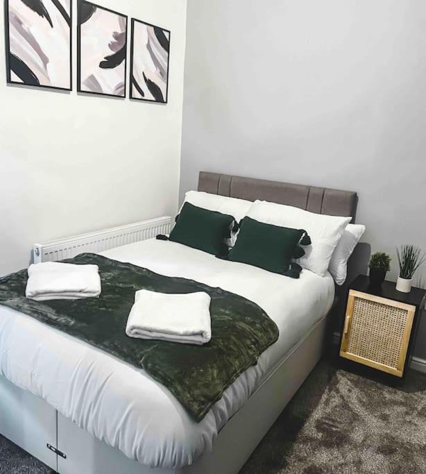 Comfortable Home In Bolton Farnworth 외부 사진